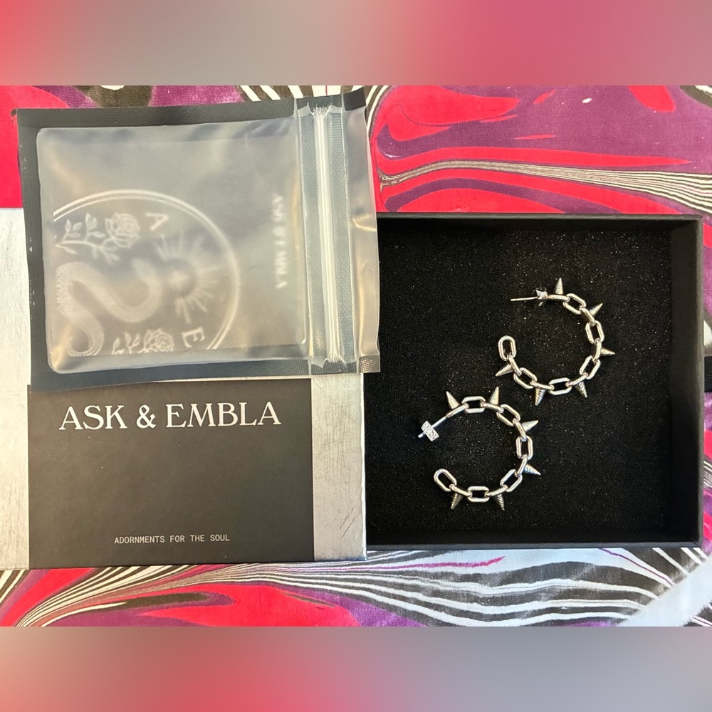 ASK & EMBLA Silver Spike Hoop Earrings - Picture 3 of 4